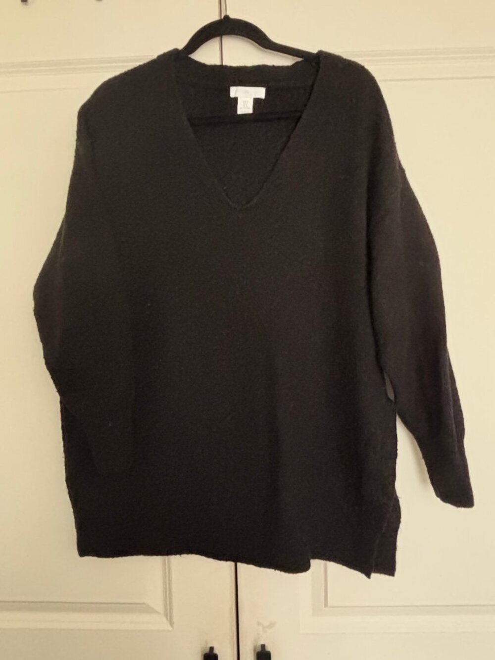 H&M Long Sleeve Black V-Neck Sweater